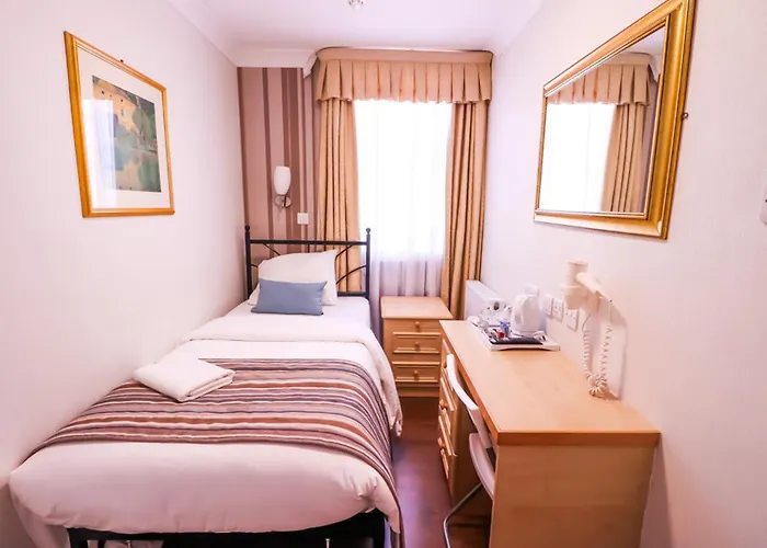Fairway Hotel